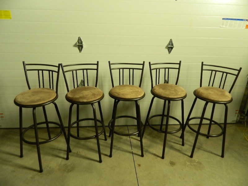 lot 153 image: 5 High Top Bar Stools