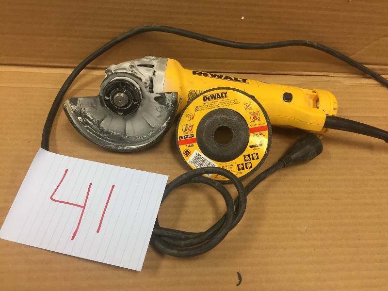 lot 41 image: DEWALT DWE402 4-12-Inch 11-Amp Paddle Switch Angle Grinder