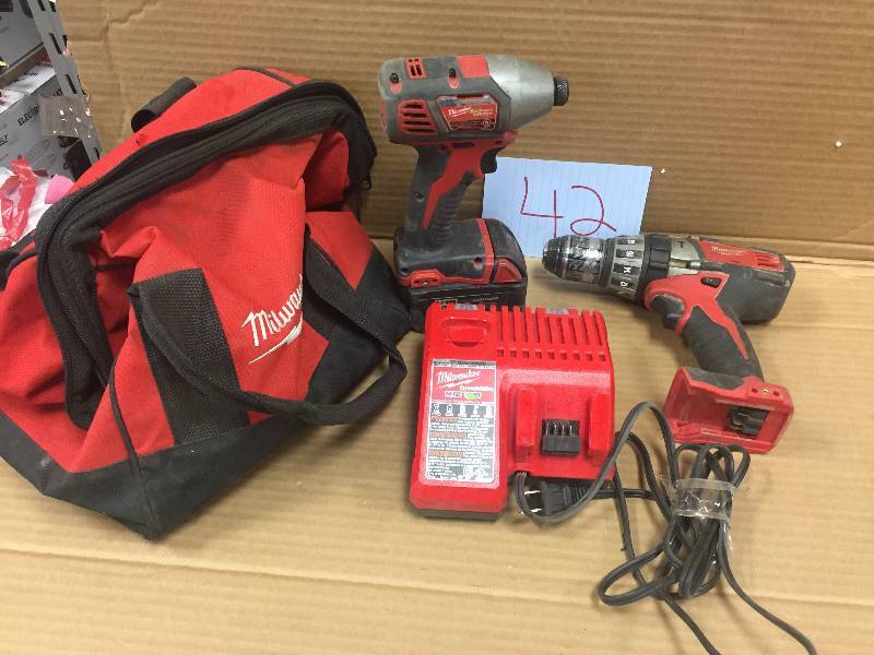 lot 42 image: Milwaukee Combo Kit Hammer Drill 2602-20  Impact Driver 2650 used in good working condition