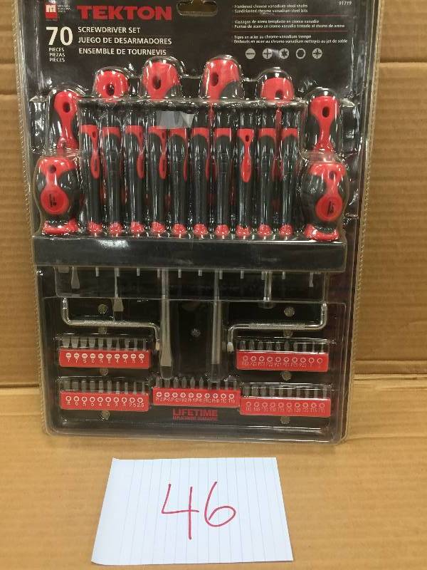 lot 46 image: Tekton 70 PC Screwdriver set New