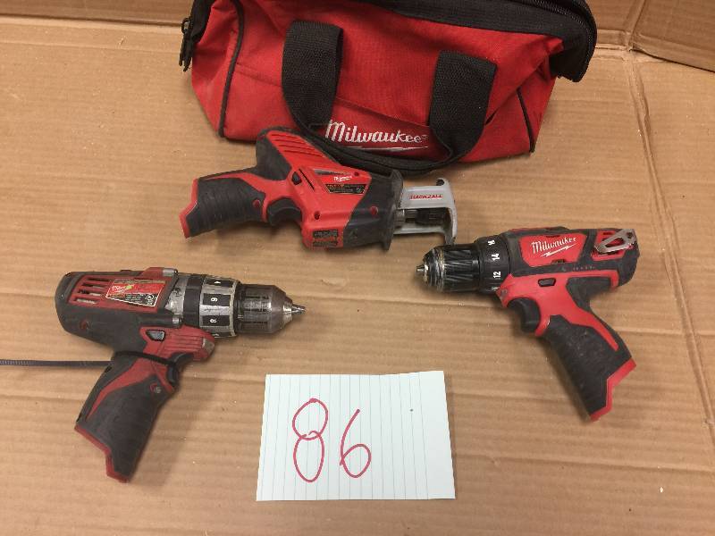 lot 86 image: Lot of 3 Milwaukee tool used in working conditions