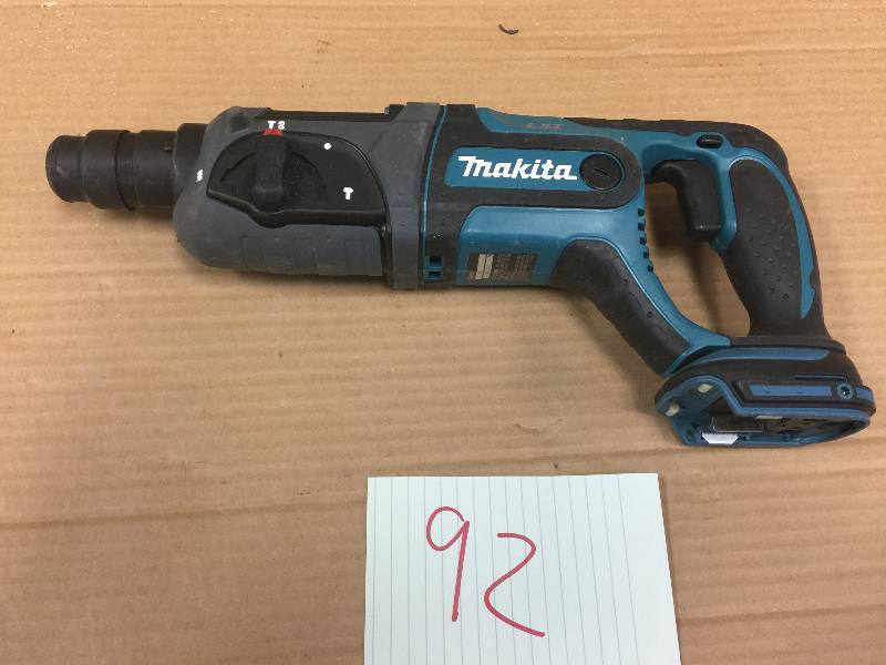 lot 92 image: Makita 18-Volt LXT 78 in. Rotary Hammer  tool Only Model#  XRH04  used in working conditions