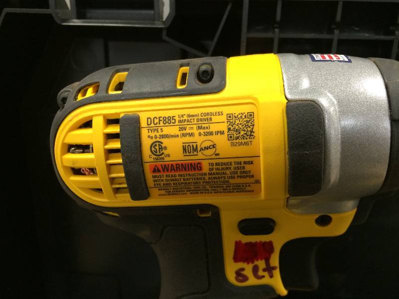 lot 147 image: Dewalt 20-Volt MAX Lithium-Ion 14 in. Cordless Impact Driver DCF885 used in good working condition