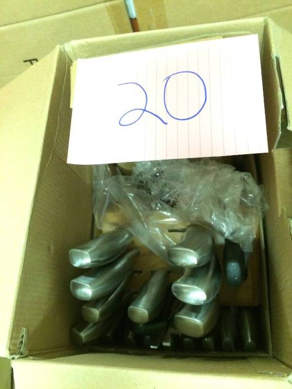 lot 137 image: Chicago Cutlery Insignia Steel never used