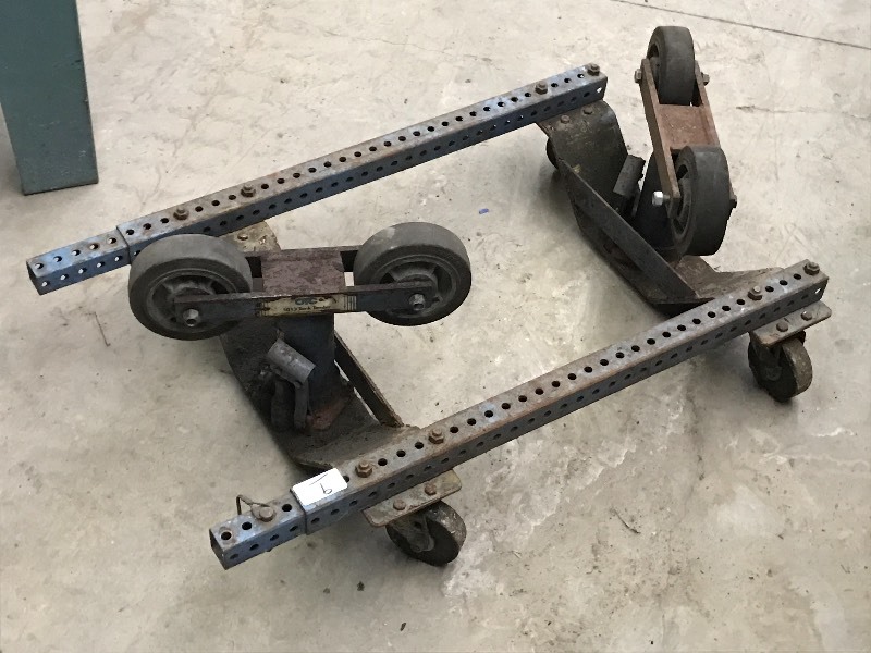 lot 9 image: Heavy Duty Steel Wheel Jack ...