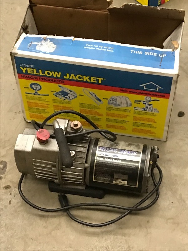 lot 10 image: Yellow Jacket 93515 12HP 2-Stage 1...