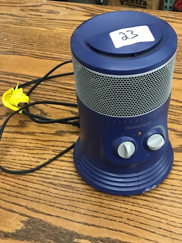 lot 23 image: Honeywell Electric Space Heater ...