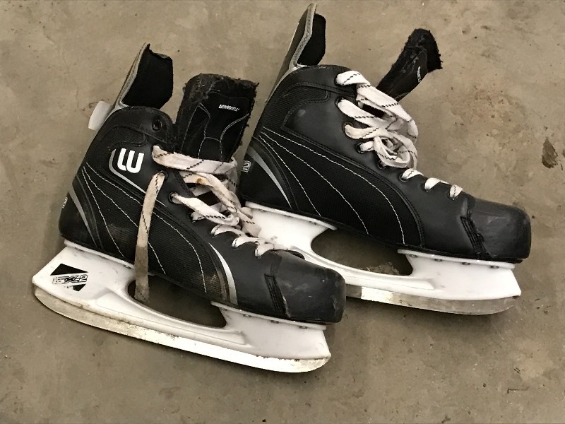 lot 30 image: Pair Of WinnWell Size 11 Hockey Ska...