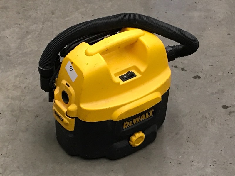 lot 41 image: DeWalt DC500 Jobsite Vacuum ...