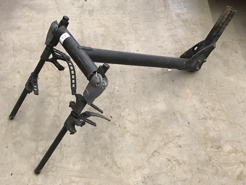 lot 53 image: Receiver Mount Bike Rack ...