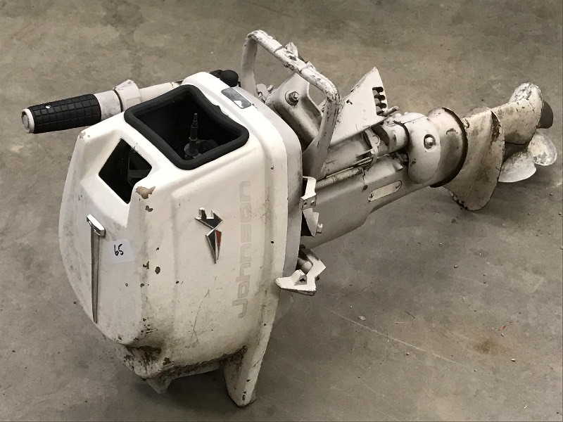 lot 65 image: Vintage Johnson 10HP Outboard Motor...