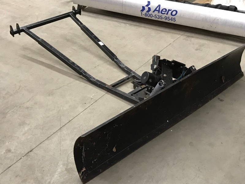 lot 62 image: John Deere 6ft ATVUTV Snow Plow Wi...