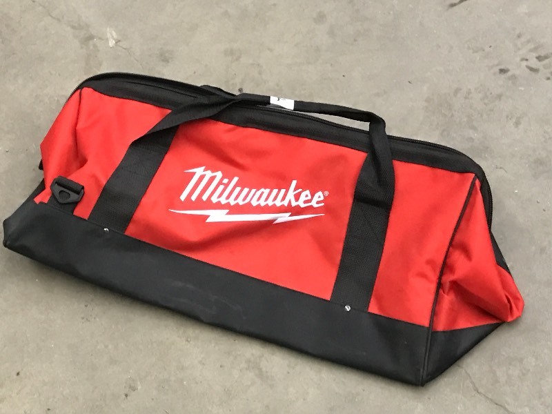 lot 71 image: Milwaukee Large-Size Tool Bag ...