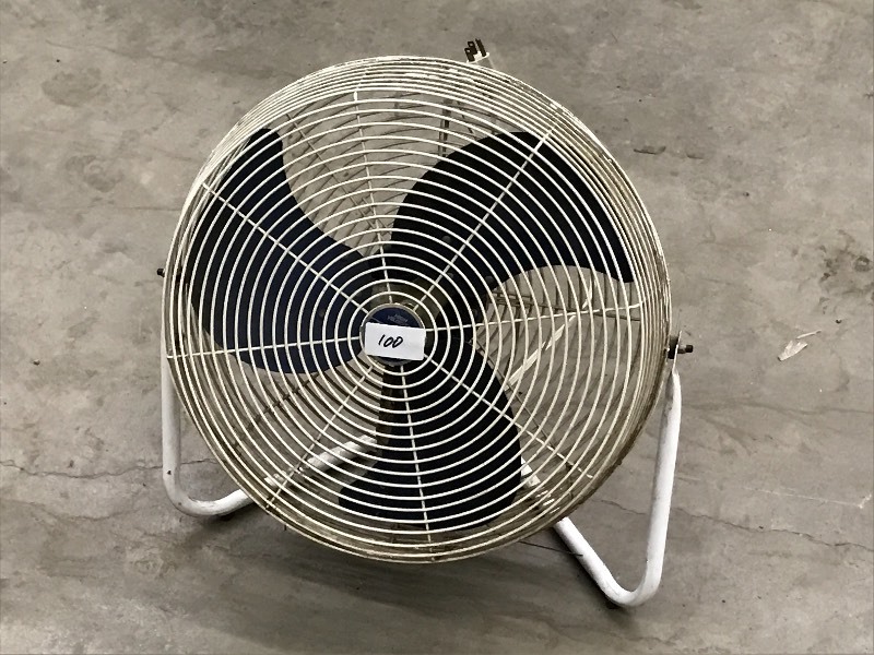 lot 100 image: Eaton 120Volt 3-Speed Fan ...