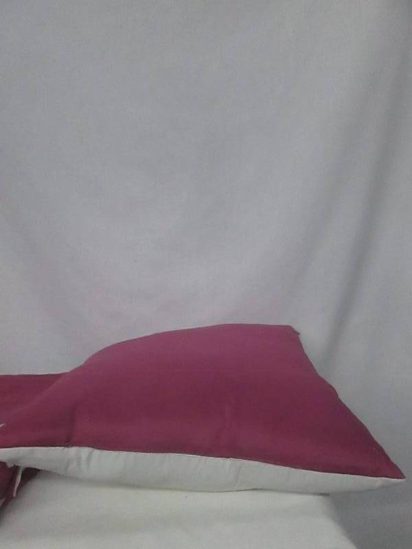 lot 106 image: Alcove Solid Color Reversible Accessory Set