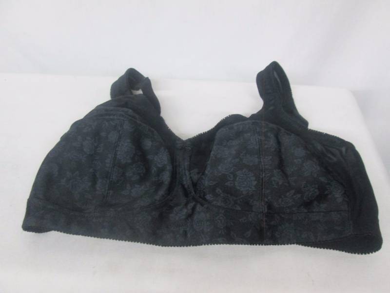 lot 105 image: Cortland Intimates Full-Figure Soft Cup Bra