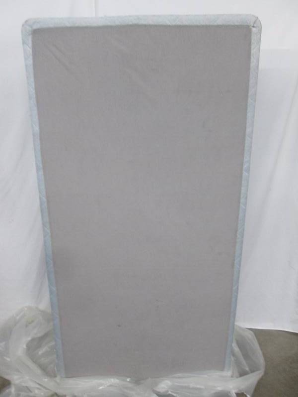 lot 39 image: Sealy Box Spring - Twin