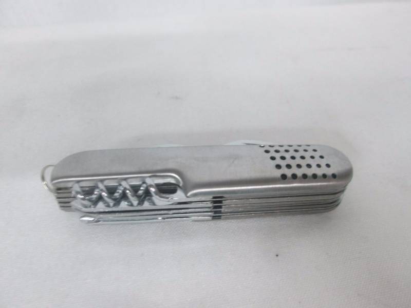 lot 110 image: Multi-Tool Pocket Knife