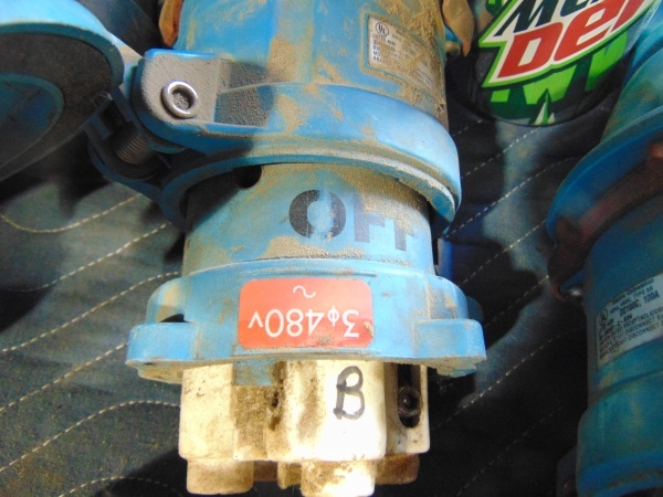 lot 60 image: Lot of Electrical Plugs