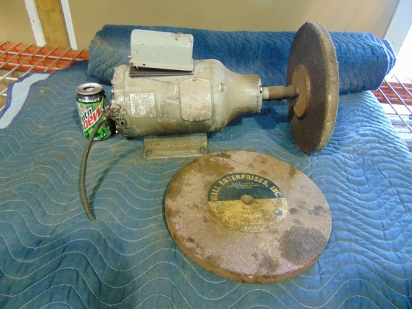 lot 64 image: Electric Motor With Grinding Disc
