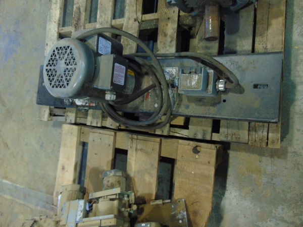 lot 65 image: Electric Motor With Shut Off Switch