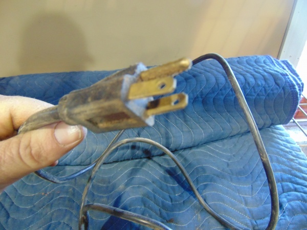 lot 67 image: Small Electric Motor