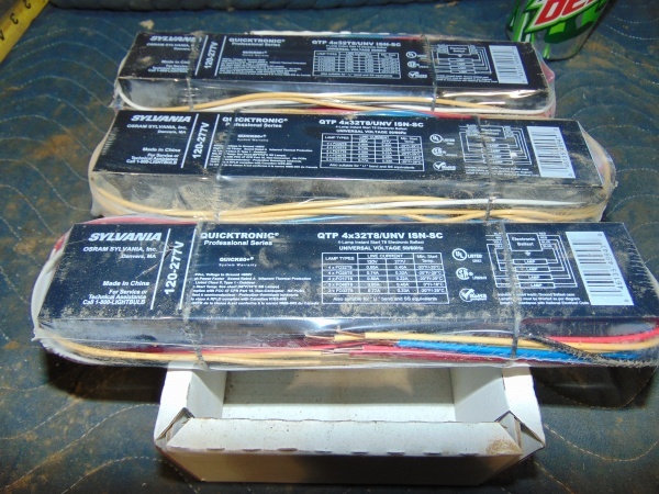 lot 82 image: (3) Light Ballast