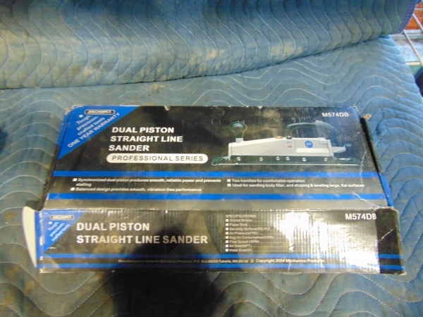 lot 215 image: Heavy Duty Straight Line Air Sander
