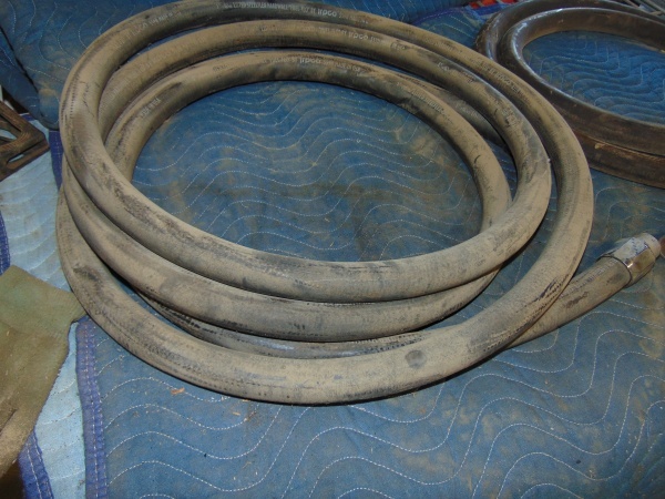 lot 30 image: (2) 1 Fuel Hoses