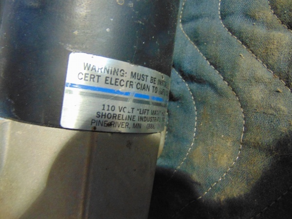 lot 9 image: Electric Lift Mate Friction Wheel Drive Boat Lift Motor