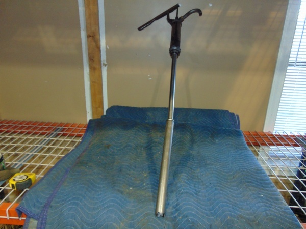 lot 104 image: Oil Drum Pump