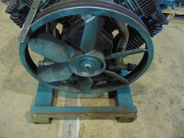 lot 126 image: Larger Air Compressor Style Motor