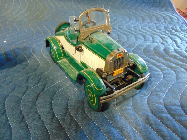 lot 143 image: Metal Collectible Car