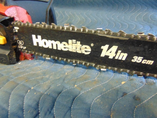lot 158 image: 14 Homelite Electric Chainsaw