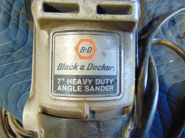 lot 159 image: Black & Decker Disc Grinder