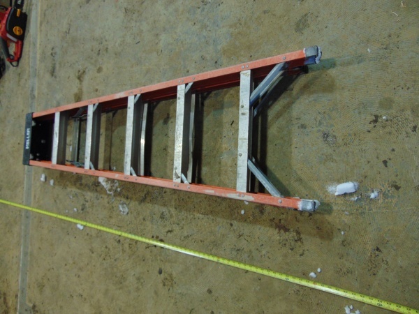 lot 169 image: Fiberglass Step Ladder