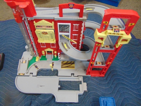 lot 181 image: Hot Wheels World 1996-2001