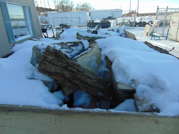 lot 185 image: 4 x 4 x 4 Pallet of Split Firewood