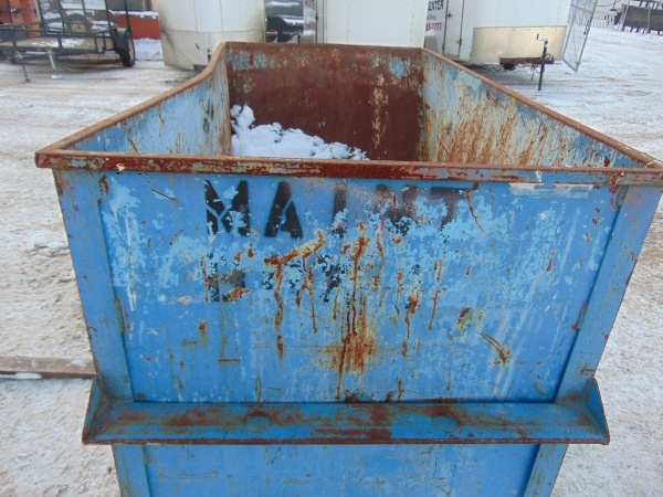 lot 207 image: 1 Yard Dumpster on Wheels