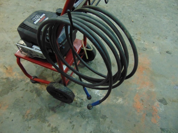 lot 197 image: Generac Pressure Washer With Hose and Wand