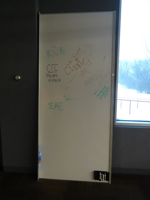 lot 4 image: White board
