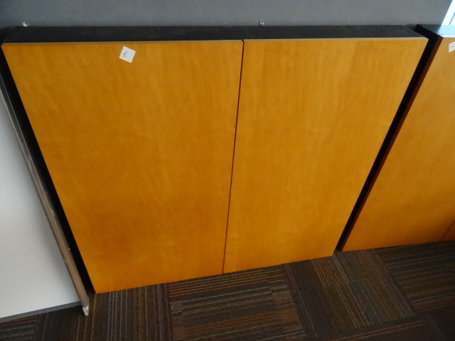 lot 6 image: White board