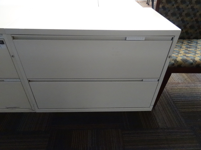 lot 10 image: Lateral file