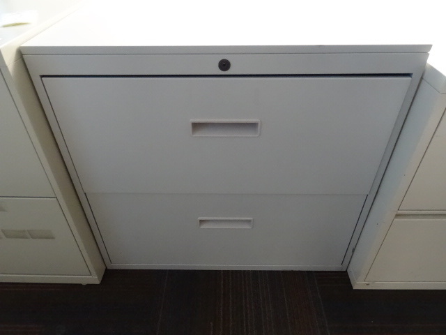 lot 11 image: Lateral file