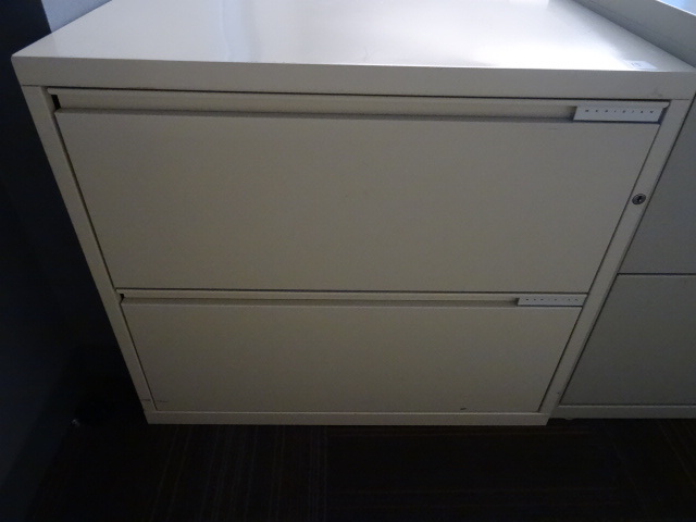 lot 15 image: Lateral file