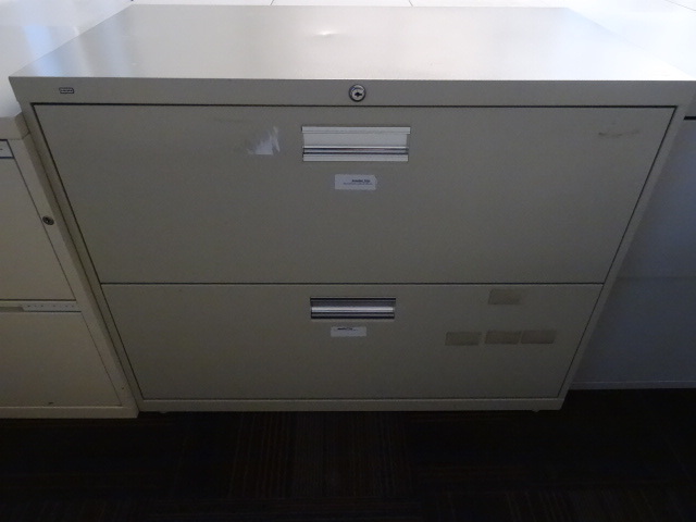 lot 16 image: Lateral file