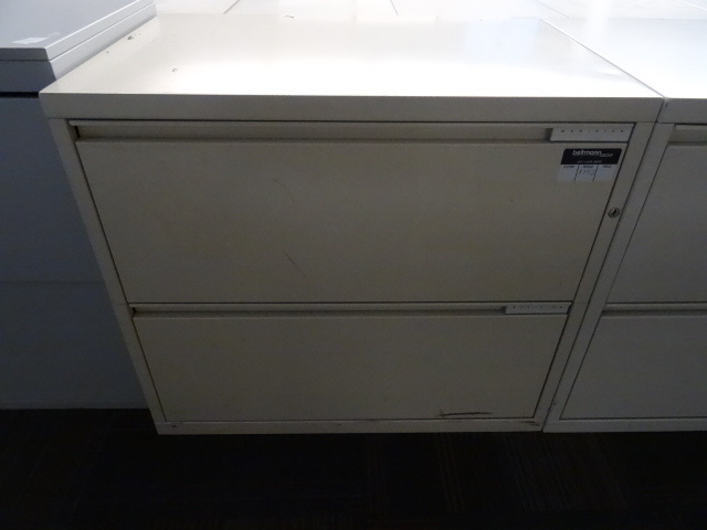 lot 18 image: Lateral file