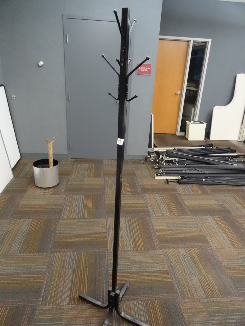lot 83 image: Metal coat rack