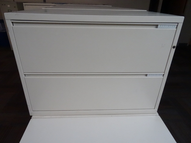 lot 95 image: Lateral file