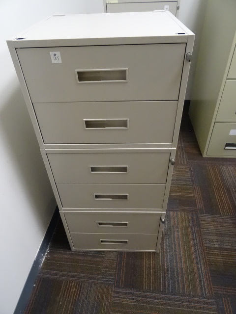lot 105 image: Metal cabinet